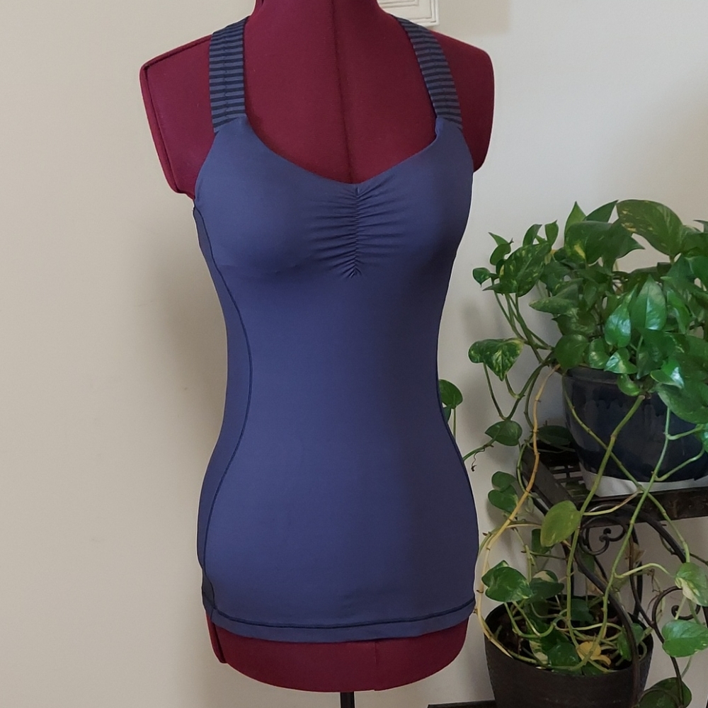 Lululemon Women's sports Tank Size 4